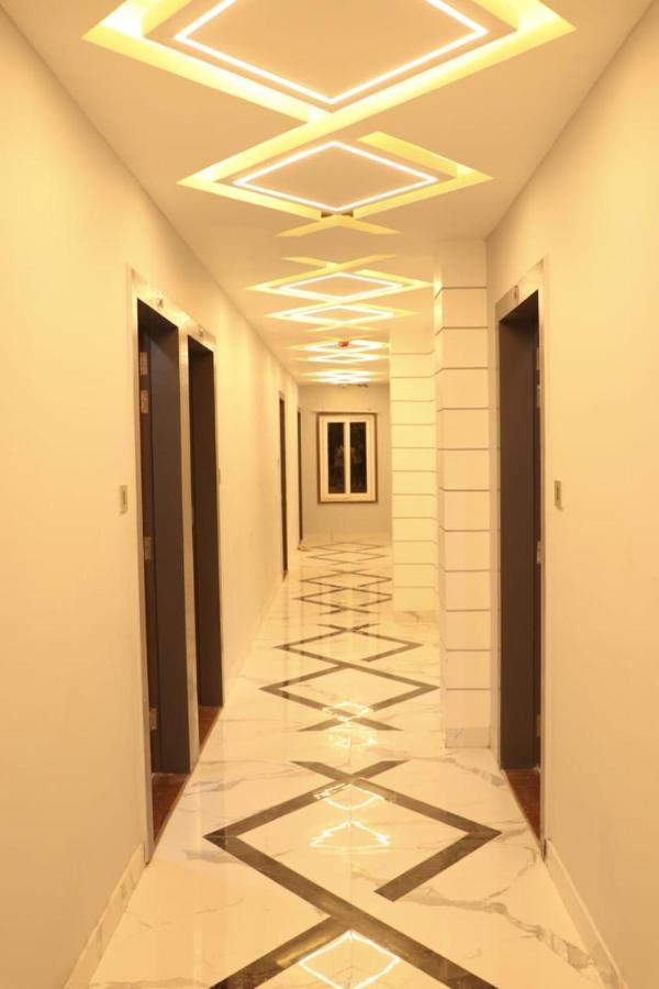 Hotel Mansa Kanpur Exteriör bild